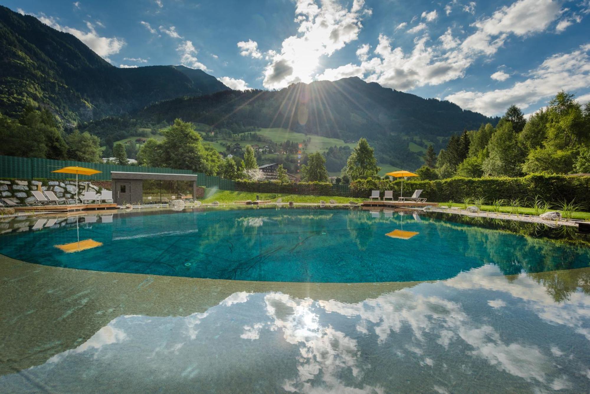 Aktiv- & Gesundheitsresort Das Gxund - Thermeneintritt Inklusive 巴特霍夫加施泰因 外观 照片